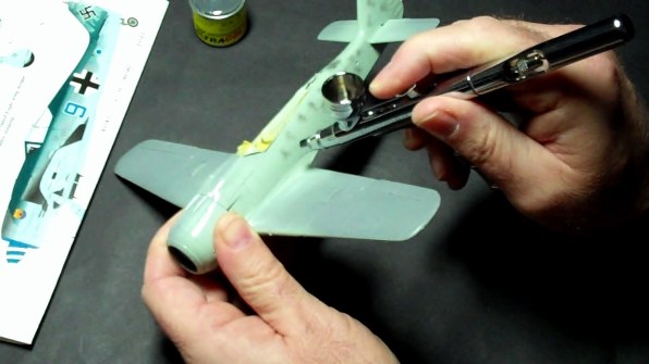 Spraying Luftwaffe WWII mottle camouflage X600 wide