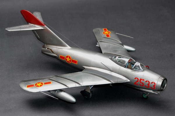 Gal8.BN-Ac-Trumpeter-MiG-17-1.32-scale-