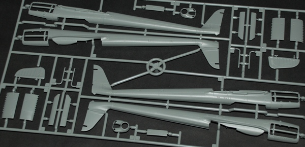 2 HN-Ac-kits-GreatWall Hobby Fw189-A2 1 48 scale