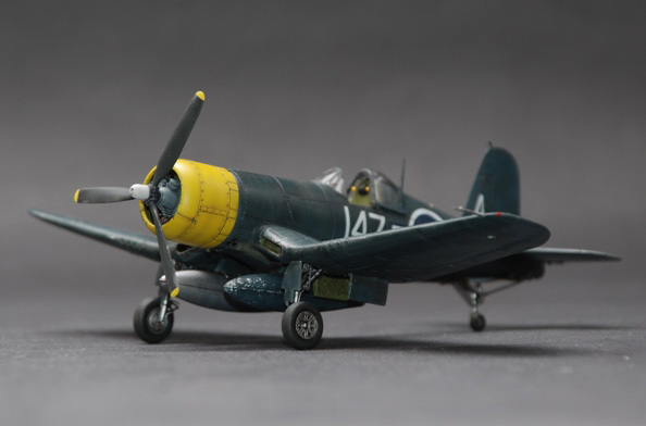 Tamiya-F-4U-Corsair-1.72-builds-on-the-way---Ed-17dec10