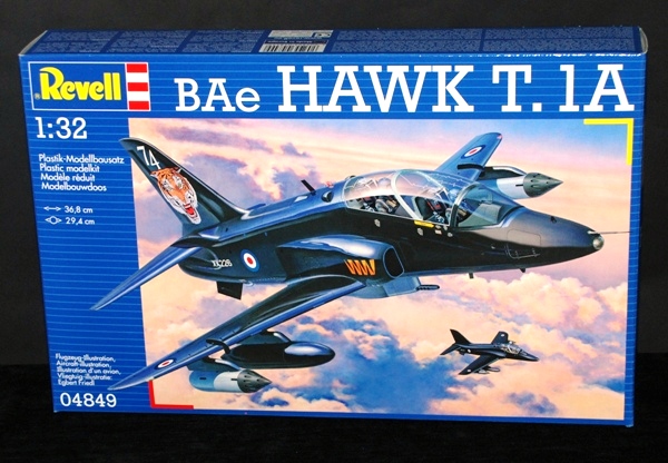 1 HN Ac Revell BAe Hawk T1A、1.32