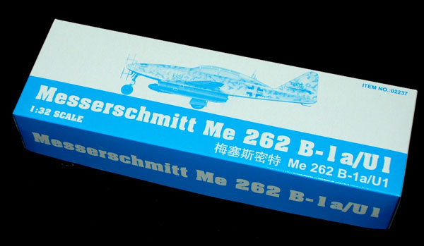 26-HN-Ac-Trumpeter-Messerschmitt-Me-262B1aU1-1.32
