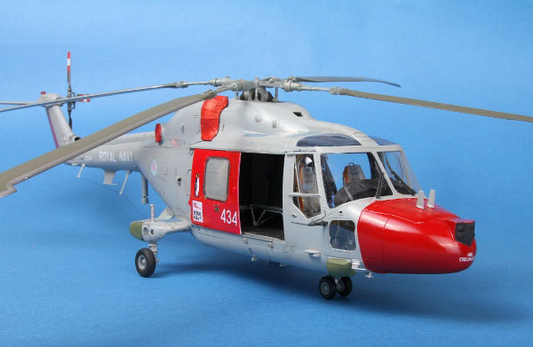 2-BN-Ac-Revell-Westland-Lynx-HAS3-Door-JV