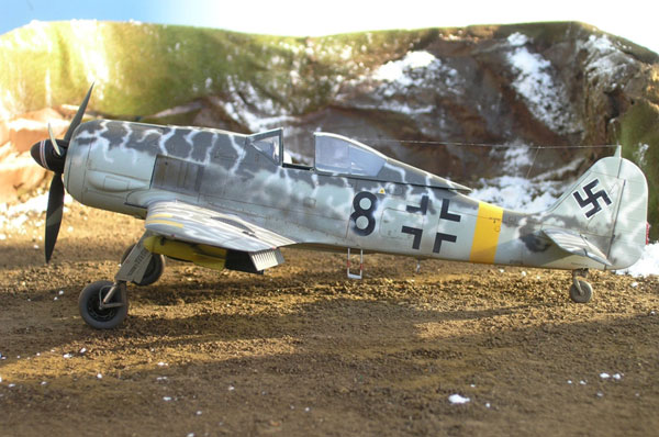 3a--HN-Ac-Airfix-Focke-Wulf-Fw-190F8A8-1.72