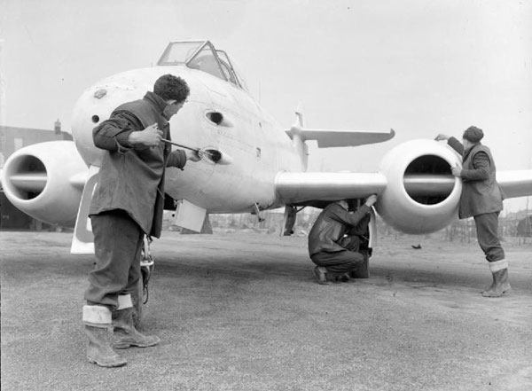 39-HN-Ac-HK-Models-Gloster-Meteor-F4-1.32