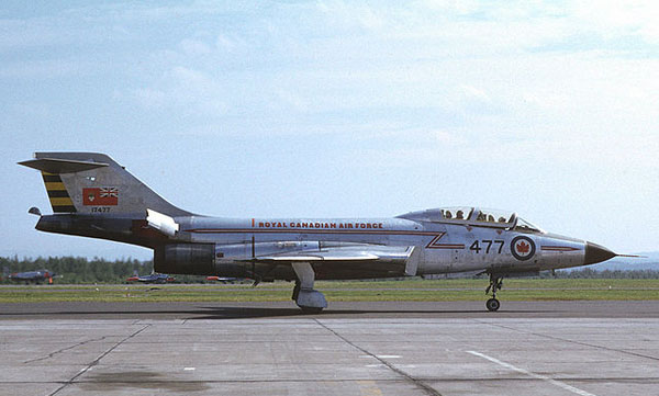 RCAF CF-101B Voodoo (17477) a dynnwyd yn haf 1962 ym Pasiant Awyr Bagotville