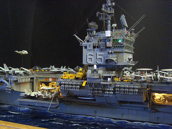 3Tamiya-USS-Enterprise-CVN-65,-1.350-Lou-C