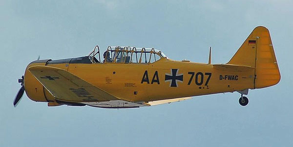 NA-T6 Luftwaffe-Warbird Φωτογραφία από τον Kogo