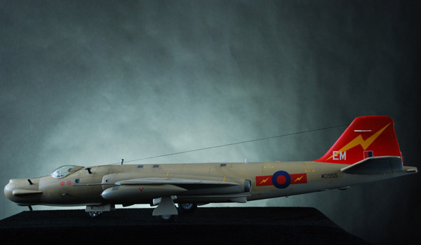 2. Cellule classiche EE Canberra T.17, 1.48 Gareth J