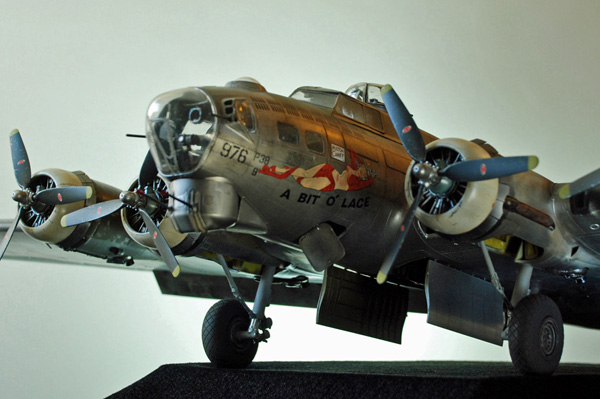 3. HKM B17G Flying Fortress, 1.32 Les V