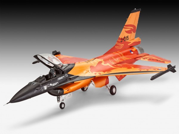 2 HN Ac Revell Lockheed Martin F16 MLU 1.72