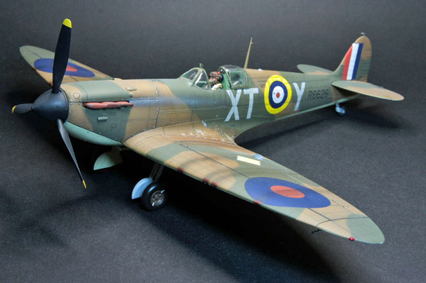 3-HN-Ac-Revell-Supermarine-喷火式战斗机-MkIIa-1.32