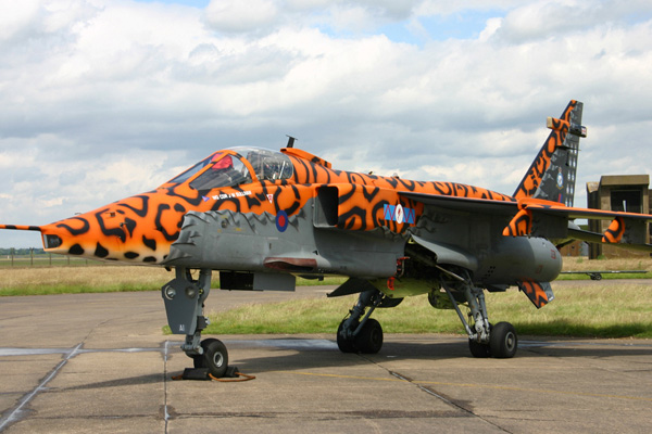 1-BN-Ac-Kitty-Hawk-SEPECAT-Jaguar-GR1,3،1.48-1-PtXNUMX