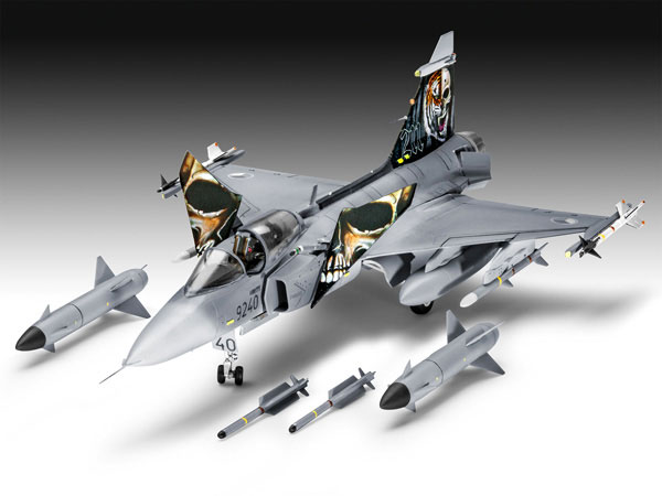 4-HN-Ac-Revell-Saab-JAS-39C-กริพเพน,-1.72