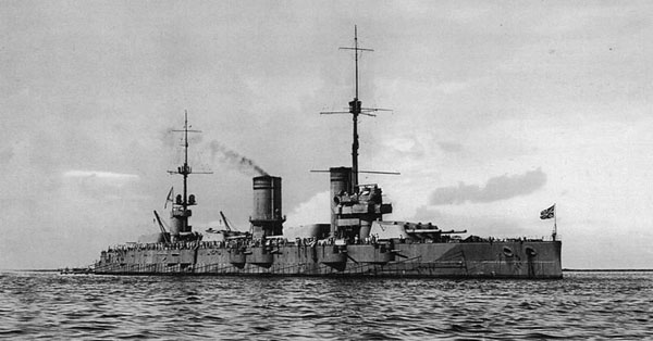 Cuirassé impérial russe '' Gangut '' à Helsinki, 27 juin 1915