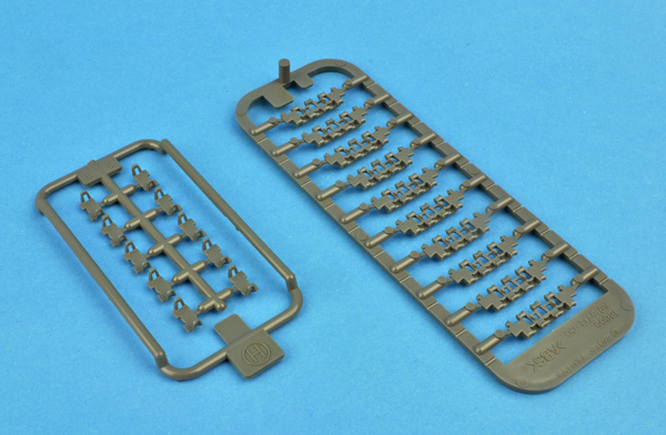 4 HN-Ar-Other-Tamiya Panther D Separate Track links 1.35