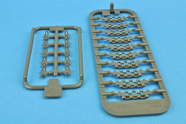 5 HN-Ar-Other-Tamiya Panther D Separate Track links 1.35
