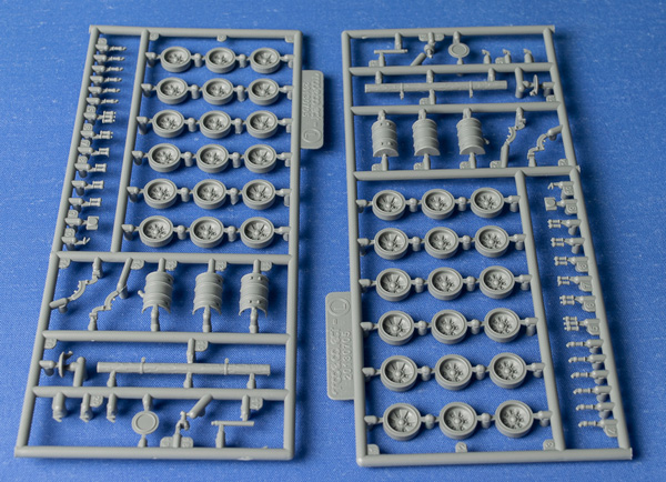 ModelCollect 1-72 T90MS-7