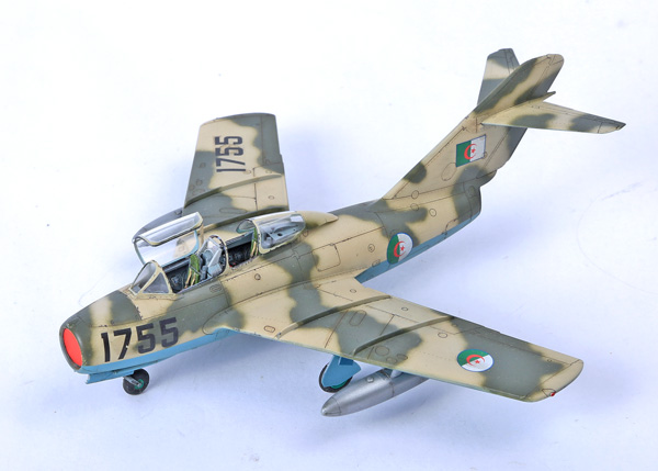 2 BN-Ac-Eduard-Mikoyan UTI MiG-15 1.72 تحديث