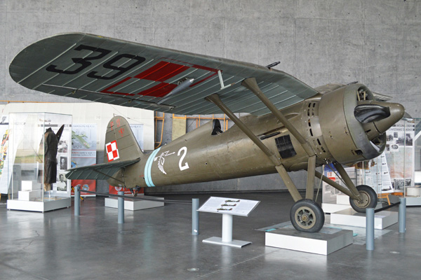 S.11 som visas i det polska flygmuseet