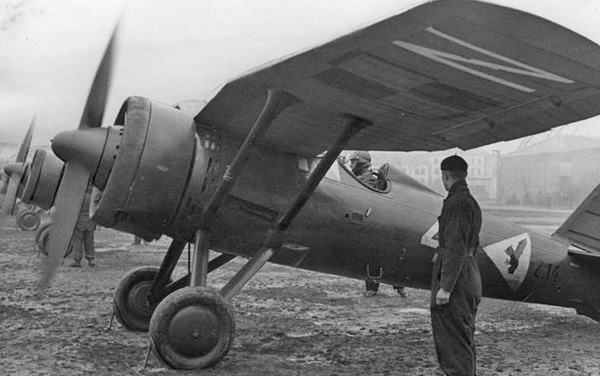 Samoty PZL P.11