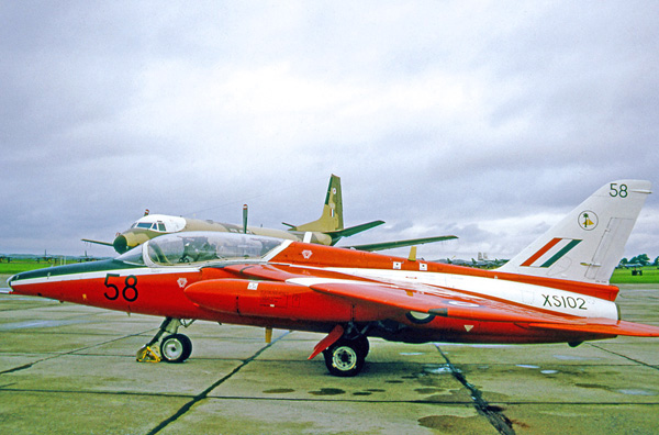 Folland (Hawker Siddeley) Gnat T.1 XS102 de 4 Flying Training School en RAF Chivenor en 1971 (Cortesía de Ruth AS)