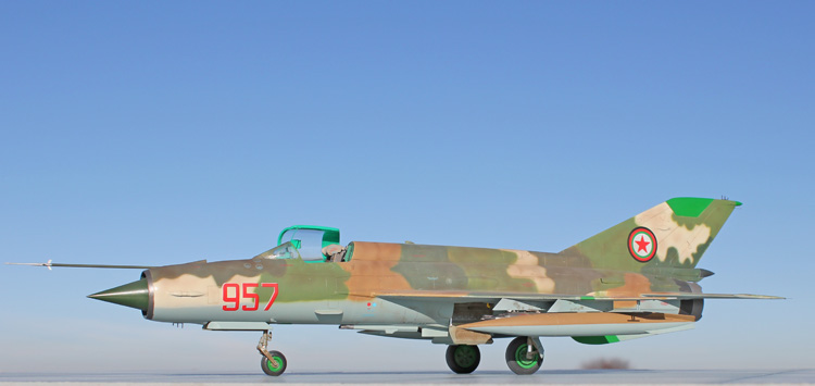 2-bn-ac-eduard-mig-21mf-1-48-pt1