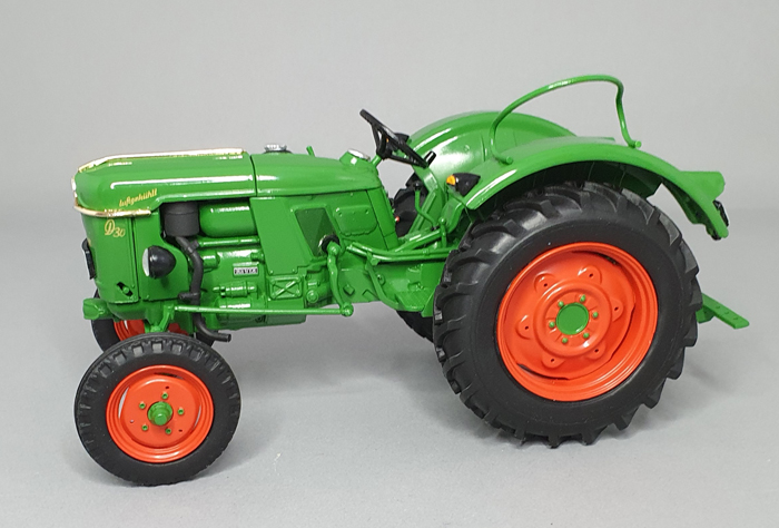 Tracteur Revell Deutz D30 1/24