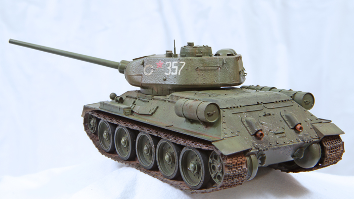 Ryefield Модел T-34/85 Модел 1944 No.174 Фабрика 1:35