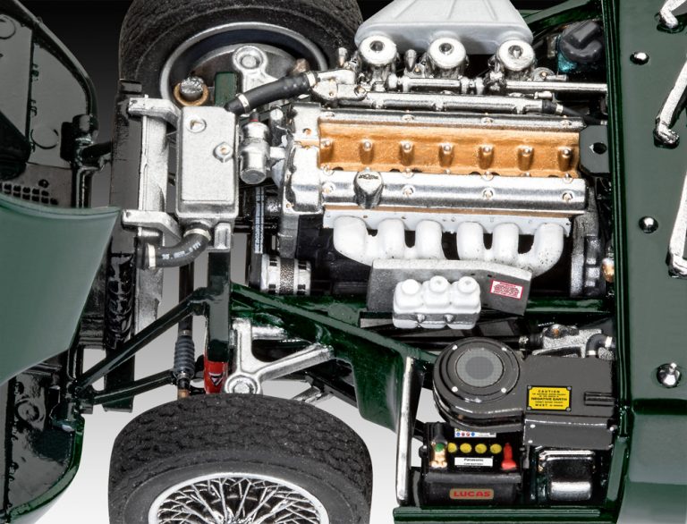 8 HNVKitsRevellJaguar EType Roadster, 1.24 Scale Modelling Now