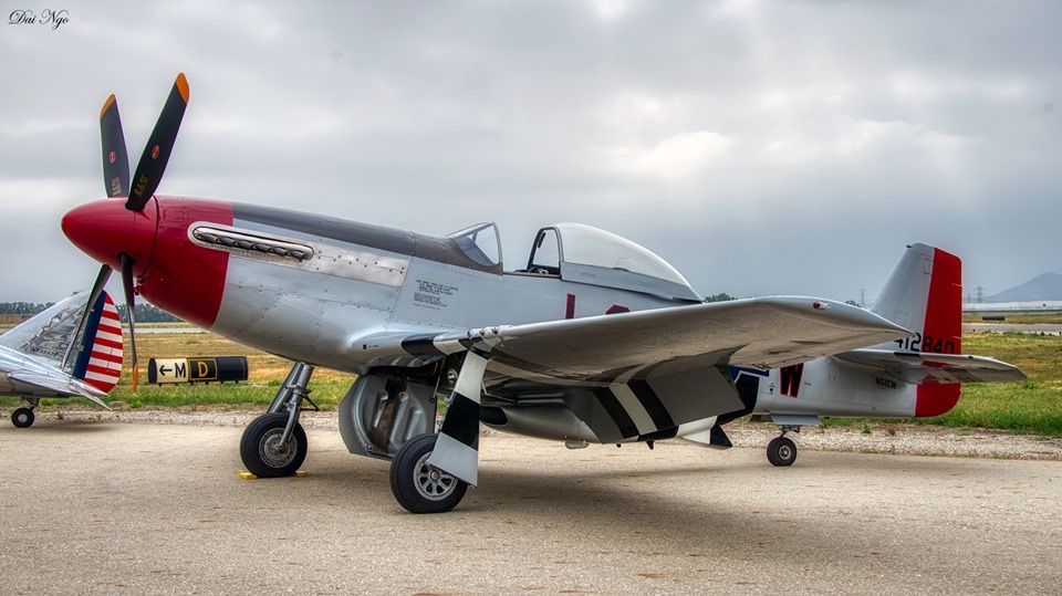 Самолет Top Gun Maverick Mustang