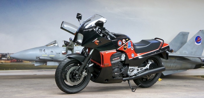 Aoshima Kawasaki GPZ900R A2 Ninja Export Version 1985 Top Gun 1 12
