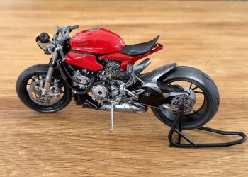 5 SG-V-Ducati 1199 Panigale by Les Venus