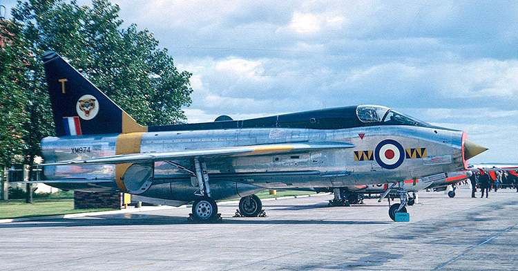 English Electric Lightning T.Mk.4