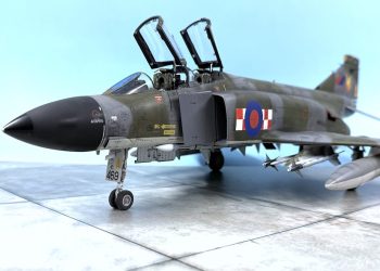 48 BN-Ac-Tamiya-British Phantom FGR.2, 1.32 conversion from F-4J kit