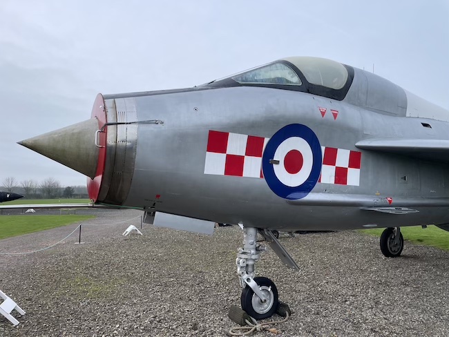 Lightning T.5